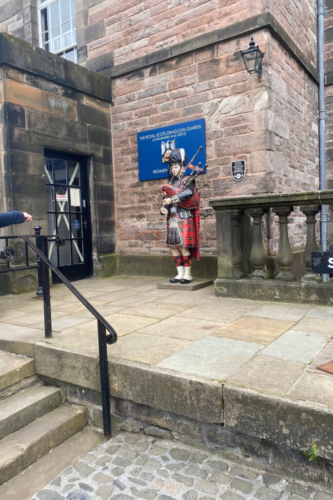 3 Days in Edinburgh: What to See and Do in 2026 edinburgh castle square