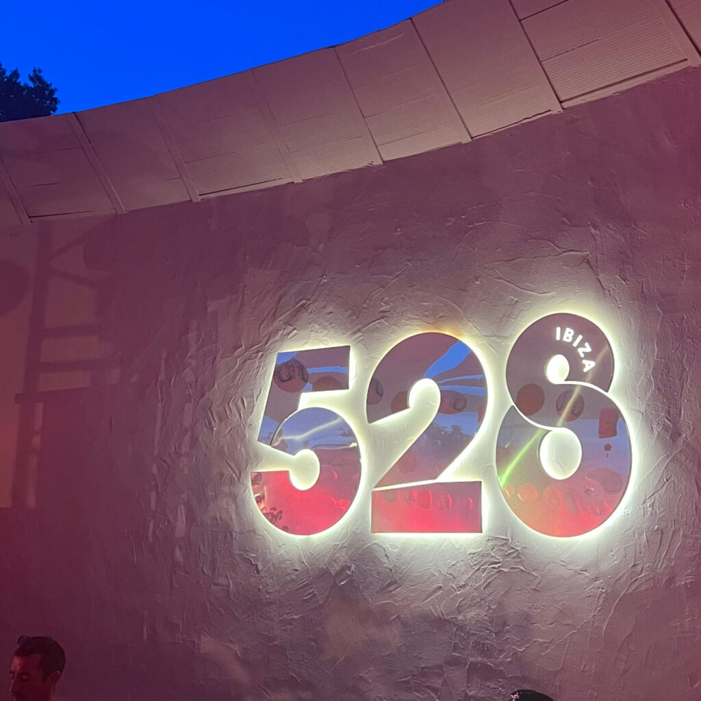 528 sign