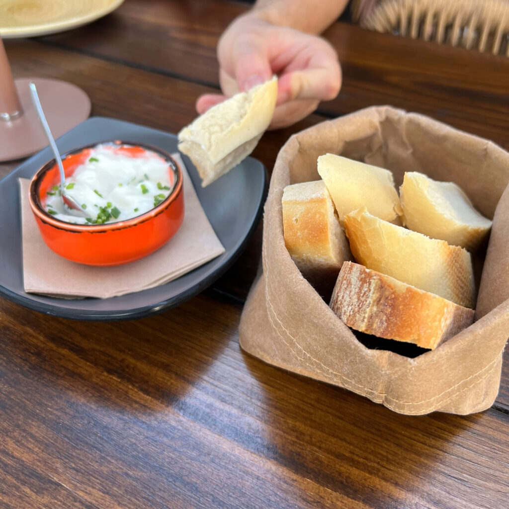 bread and aioli tapas