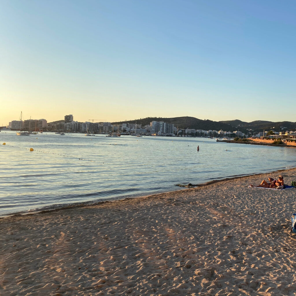 figueretes playa den bossa