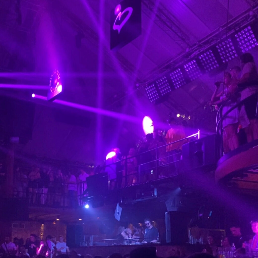 main room amnesia