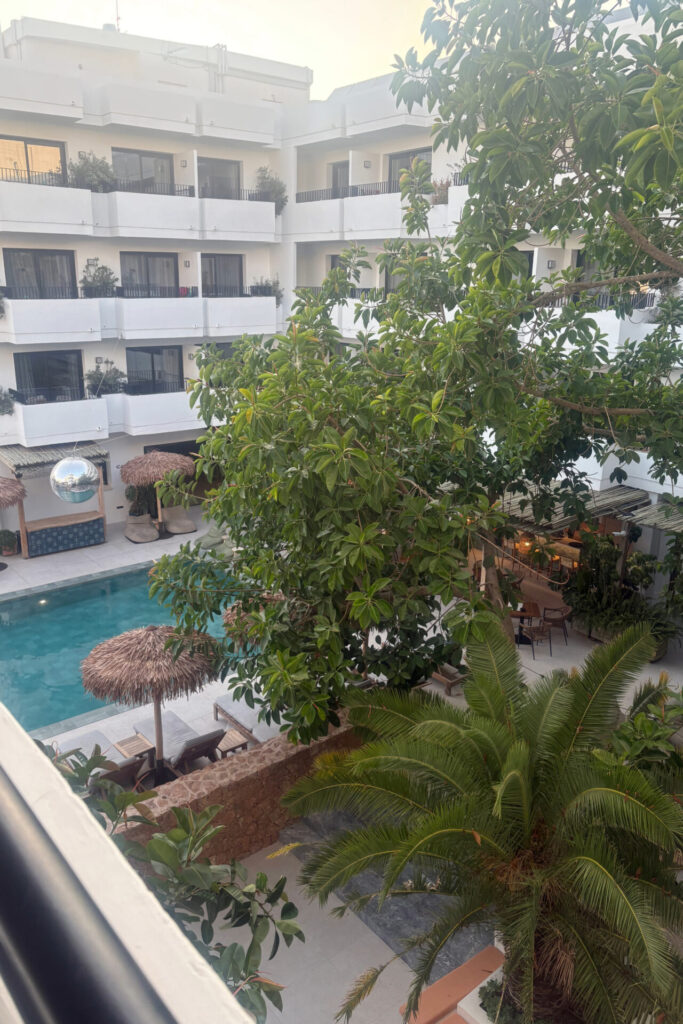 Casita Blanca Activity and Breakfast Area