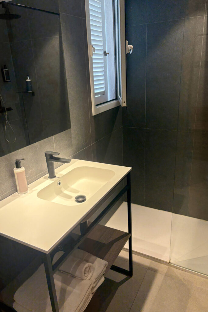 Casita Blanca Bathroom