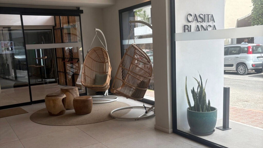 Casita Blanca Reception Area