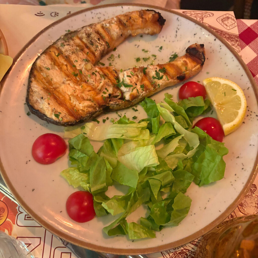 grilled salmon with salad Pizza Ciro